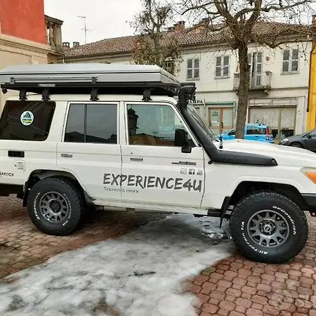 Toyota Land Cruiser Experience4u Úszó hotel Nizza Monferrato