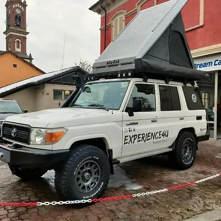 Toyota Land Cruiser Experience4u Úszó hotel Nizza Monferrato
